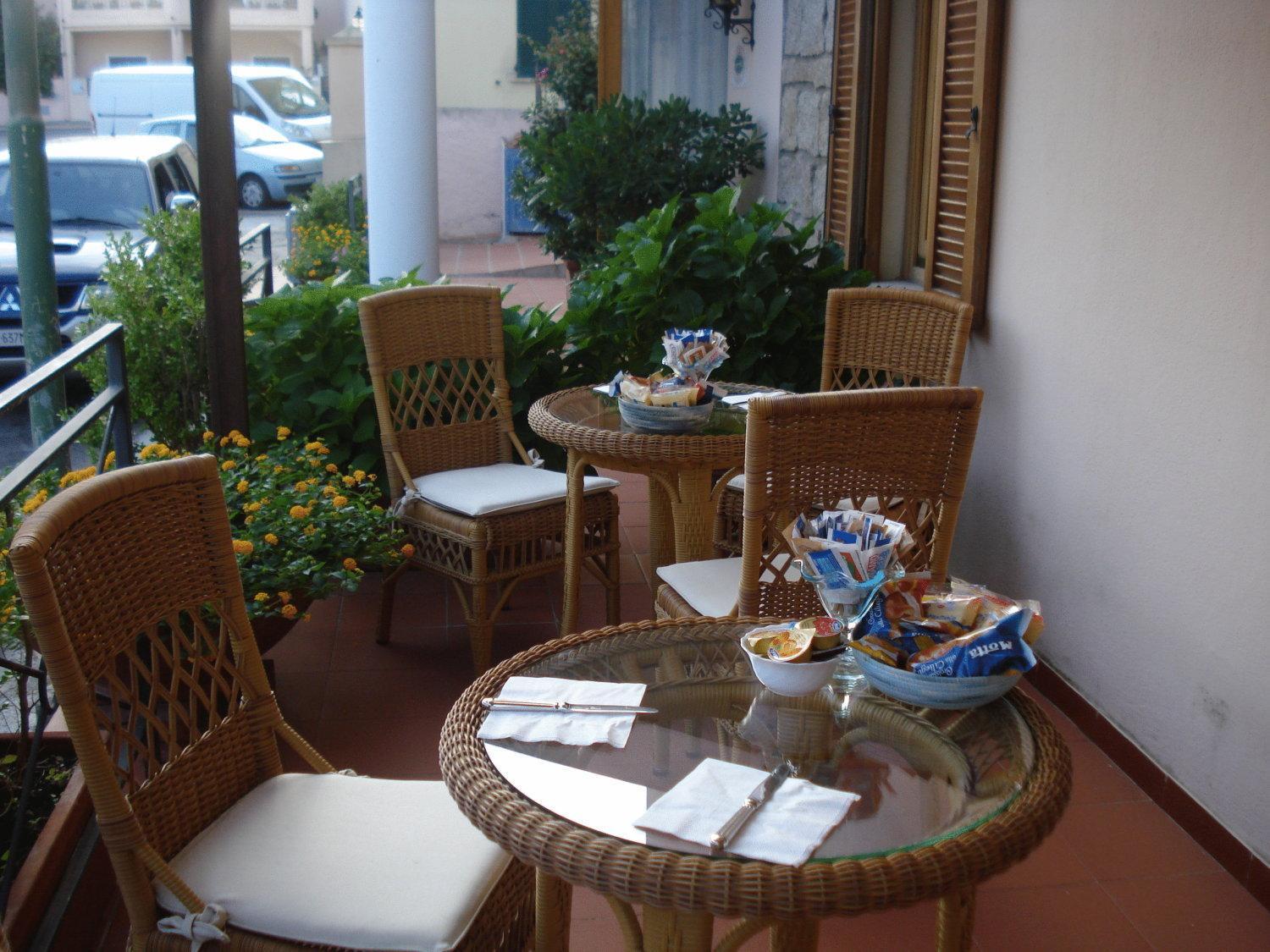 Hotel La Lampara Golfo Aranci Exteriör bild