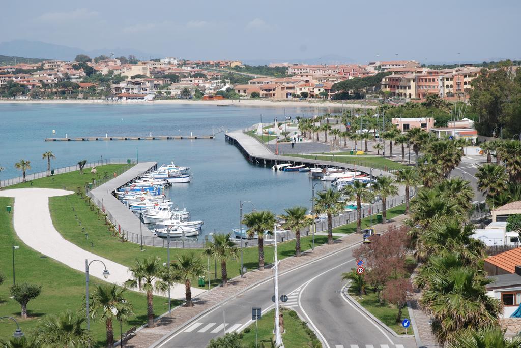 Hotel La Lampara Golfo Aranci Exteriör bild