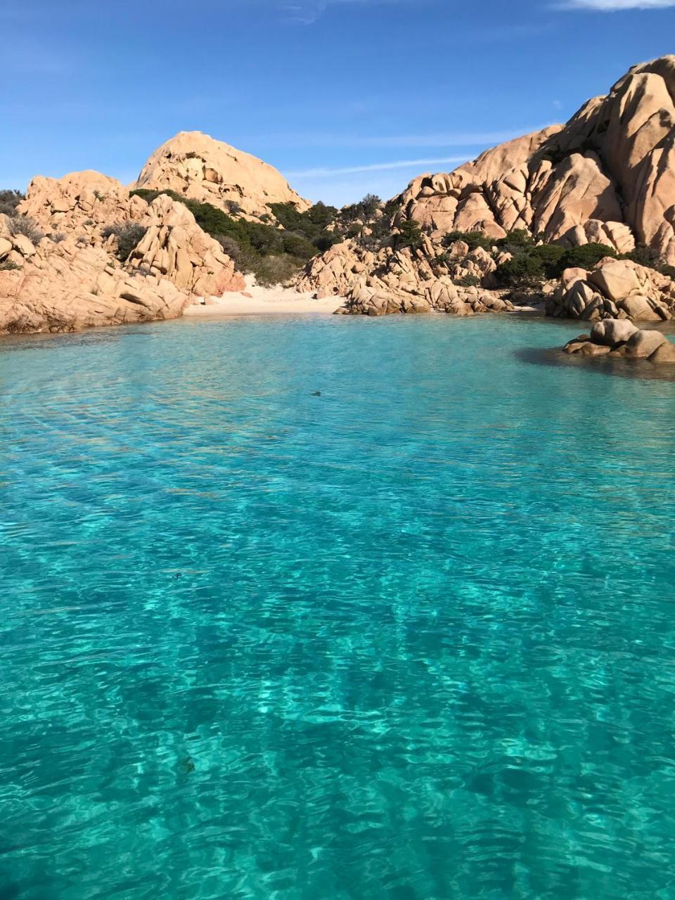 Hotel La Lampara Golfo Aranci Exteriör bild