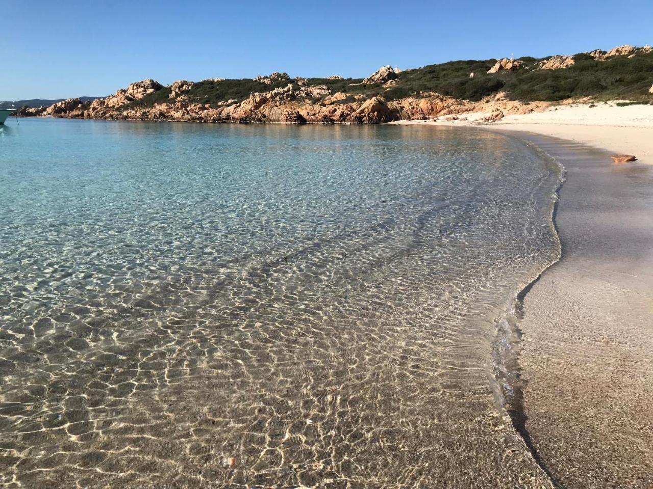 Hotel La Lampara Golfo Aranci Exteriör bild